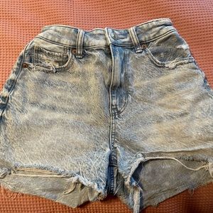 American eagle light wash jean shorts